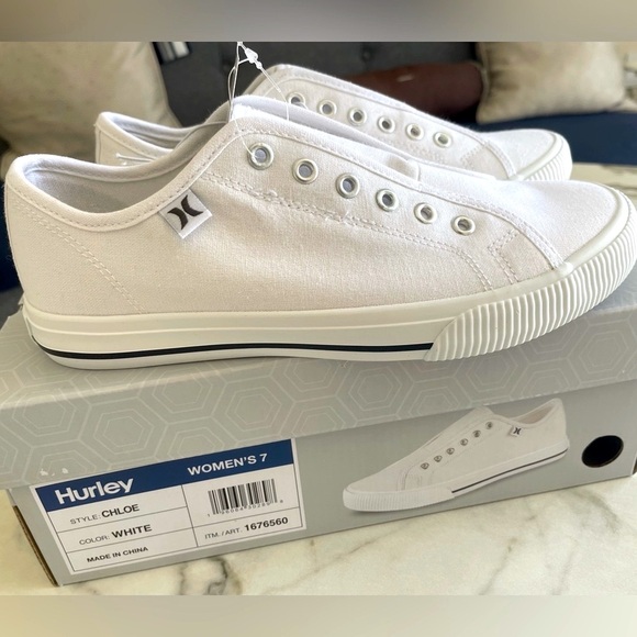 *NWT* Hurley white slip-on shoes - Picture 3 of 4
